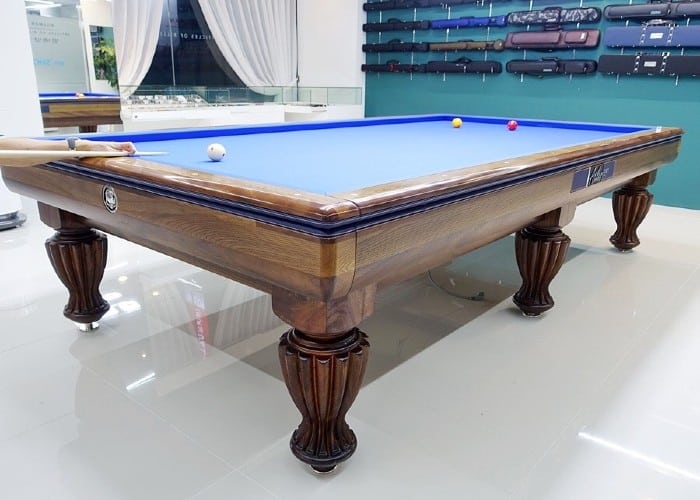 Bàn bida 3C Fromm Atlas mang vẻ đẹp mộc mạc đậm chất cổ điển
